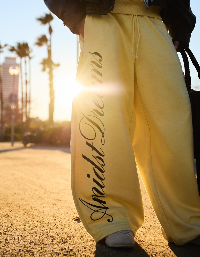 Pantalon barrel en molleton imprimé-Jaune