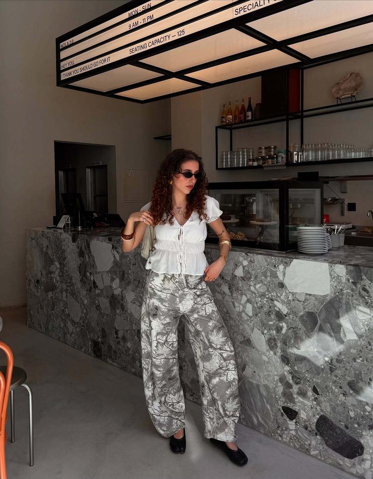 Kısa kollu büzgülü bağcıklı gömlek