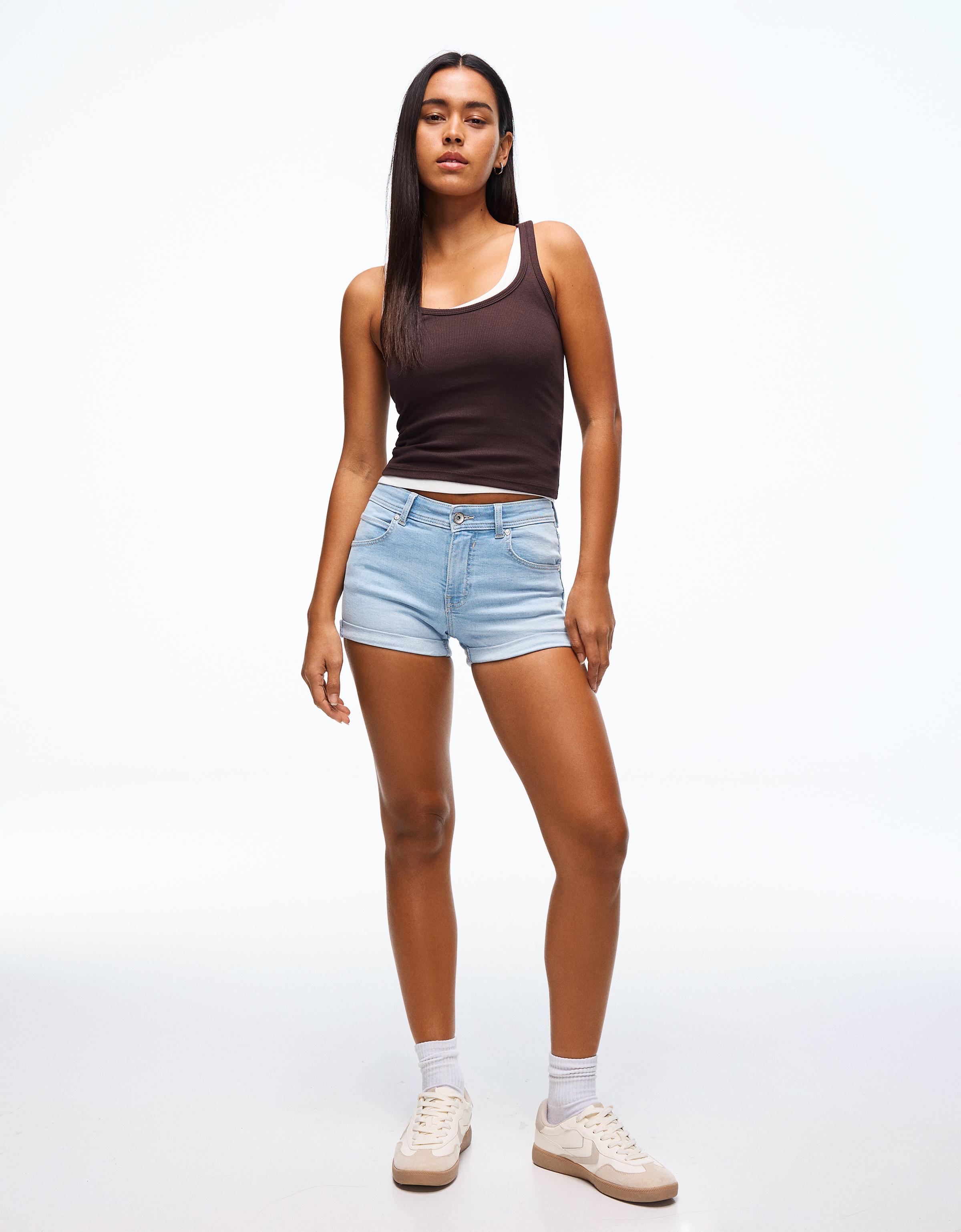 Katlanabilir paçalı denim şort - Görsel 146