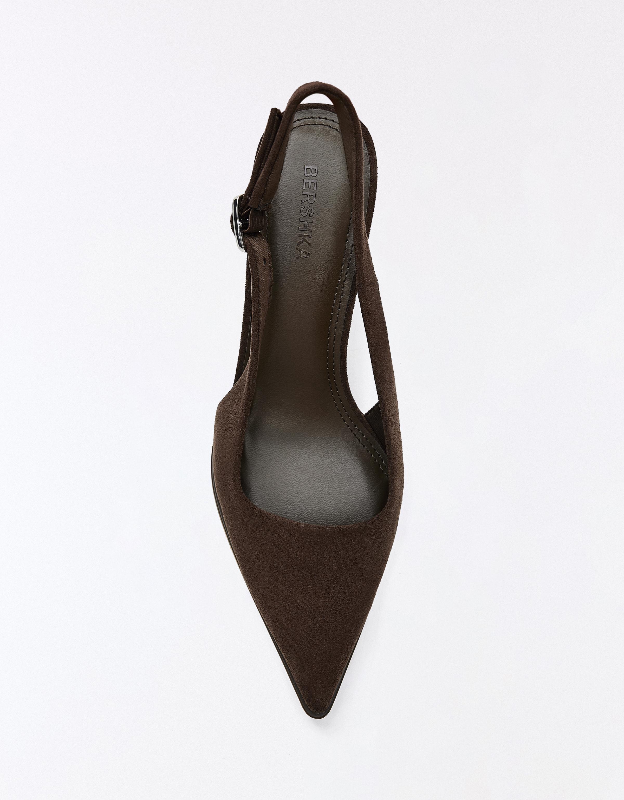 Slingback kitten heel shoes — Brown