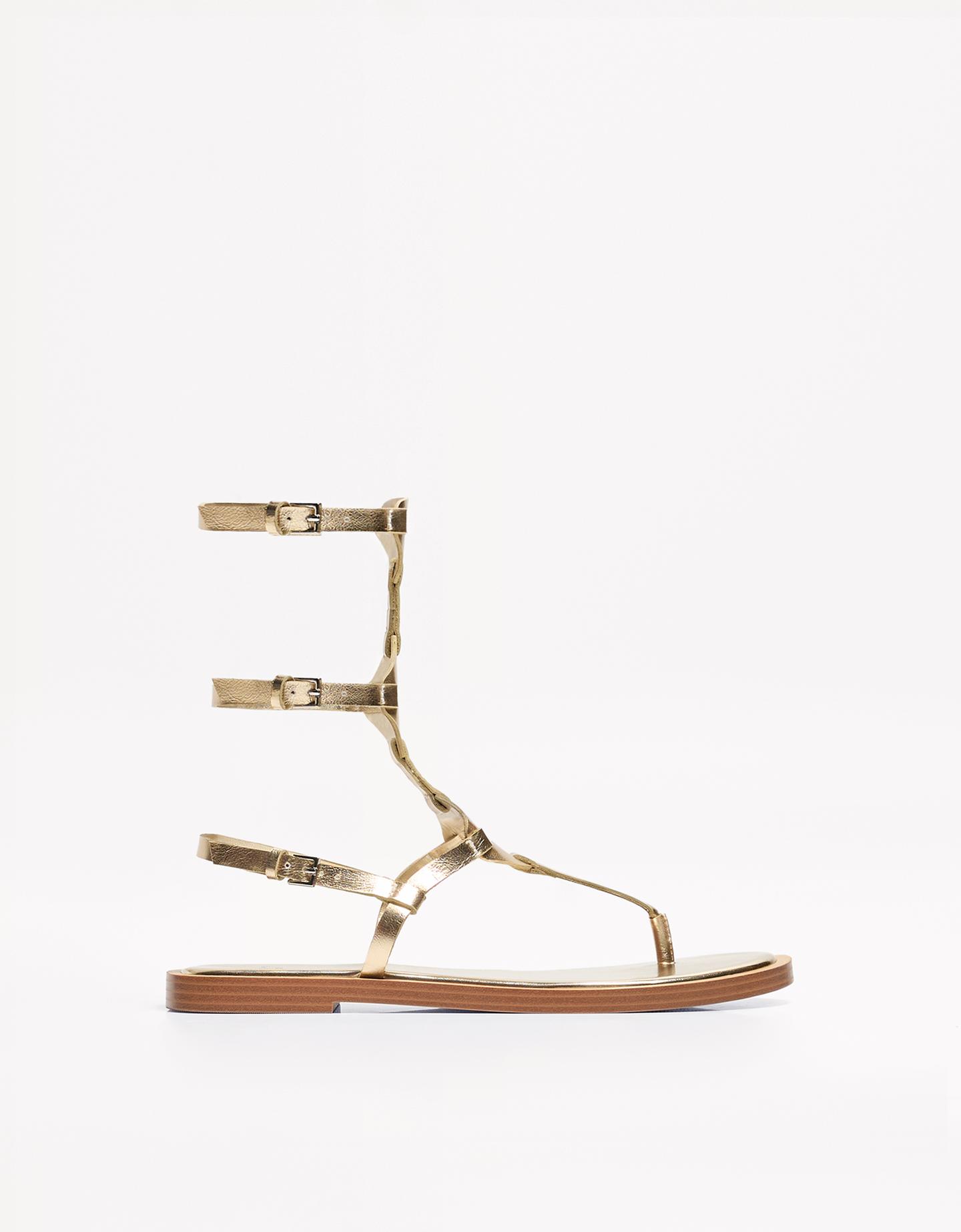 Bershka klapki na płaskiej podeszwie ze sprzączkami złoty