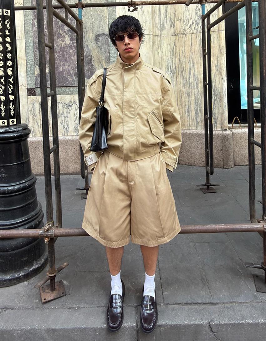 Barrel Bermuda shorts with darts-Camel