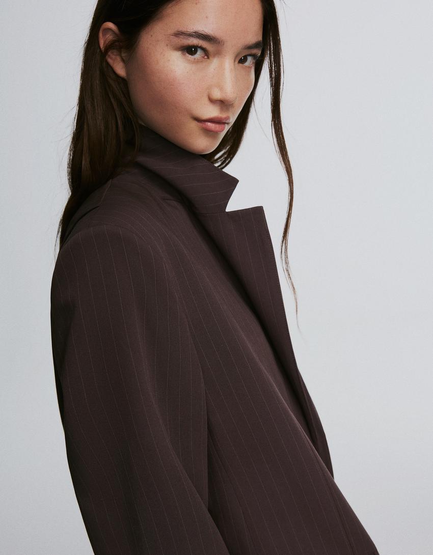 Csíkos, átlapolt blézer-Barna