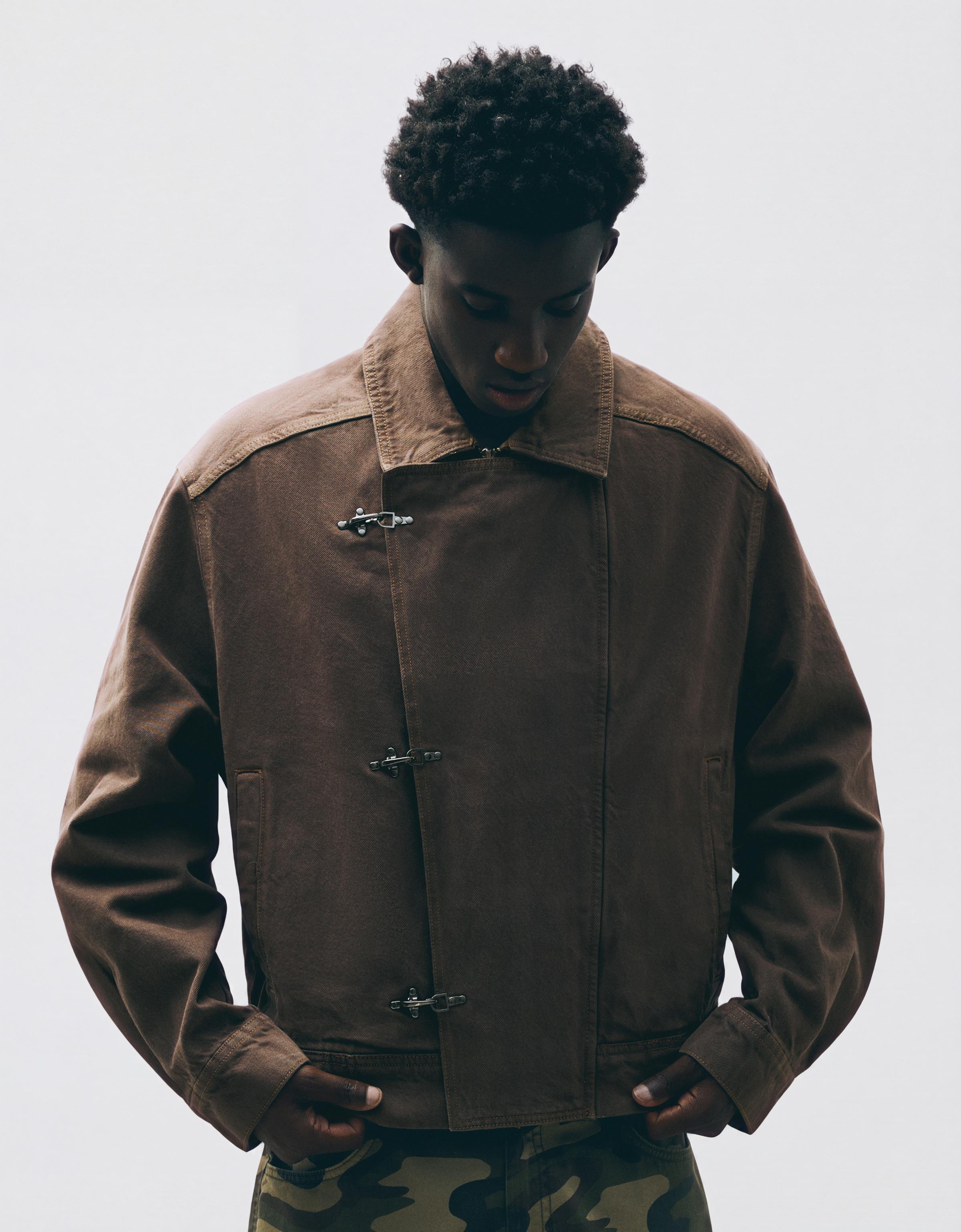 Denim jacket with clasp — Brown