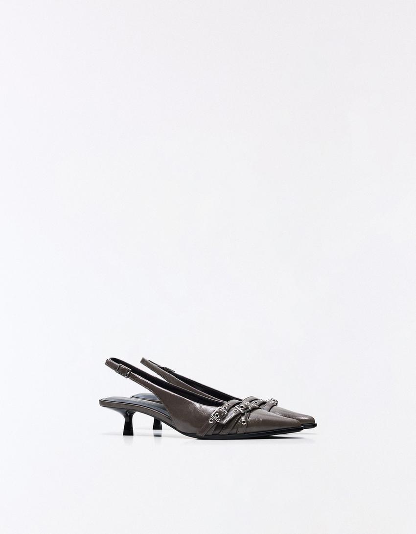 Zapato tacón kitten destalonado hebillas-Gris
