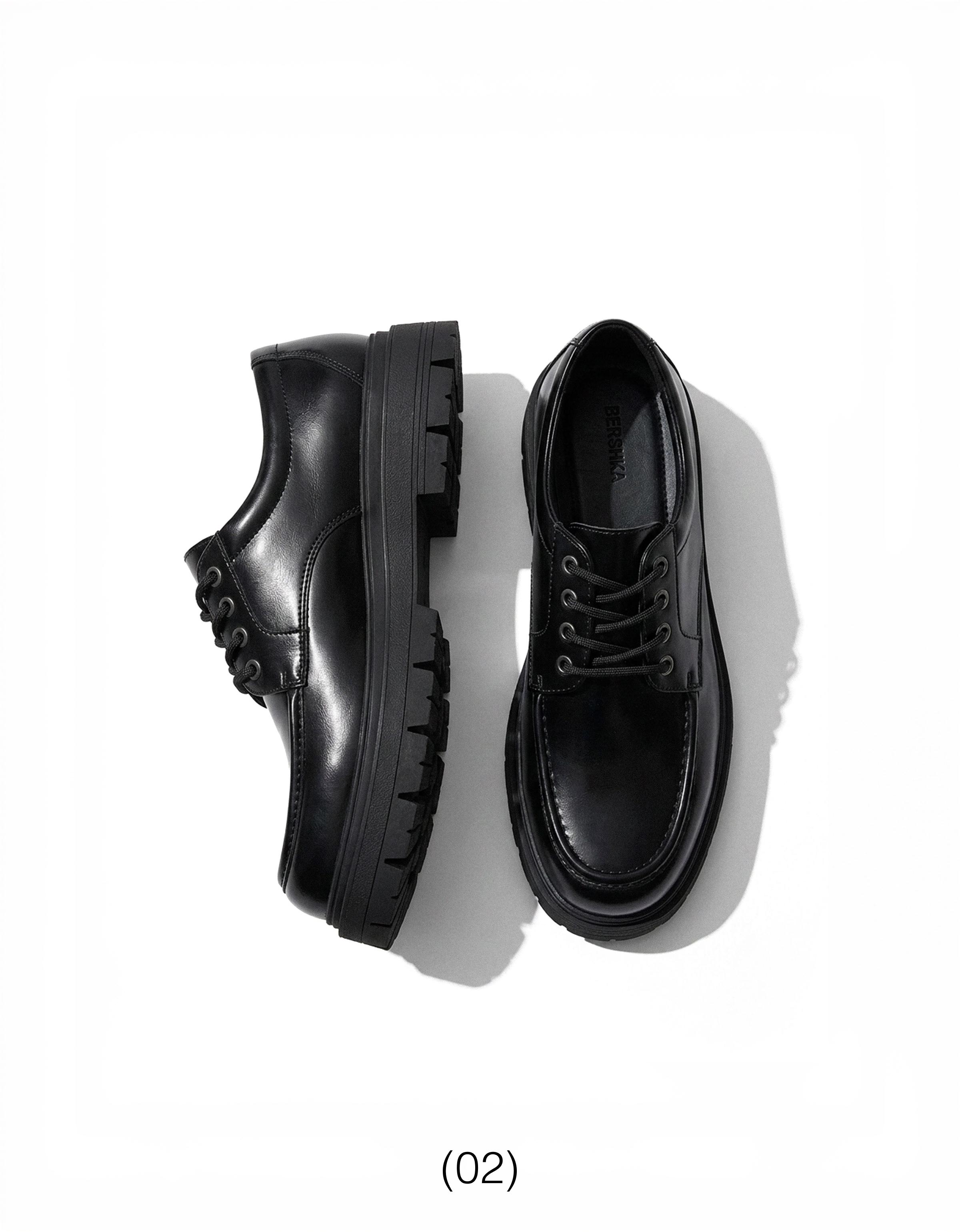 MOC TOE DERBY SHOES — BLACK