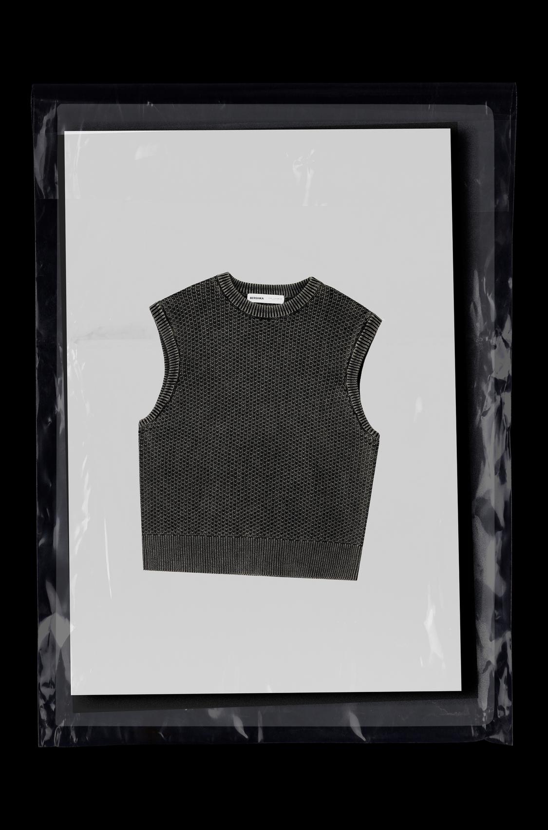 Faded effect waffle-knit vest