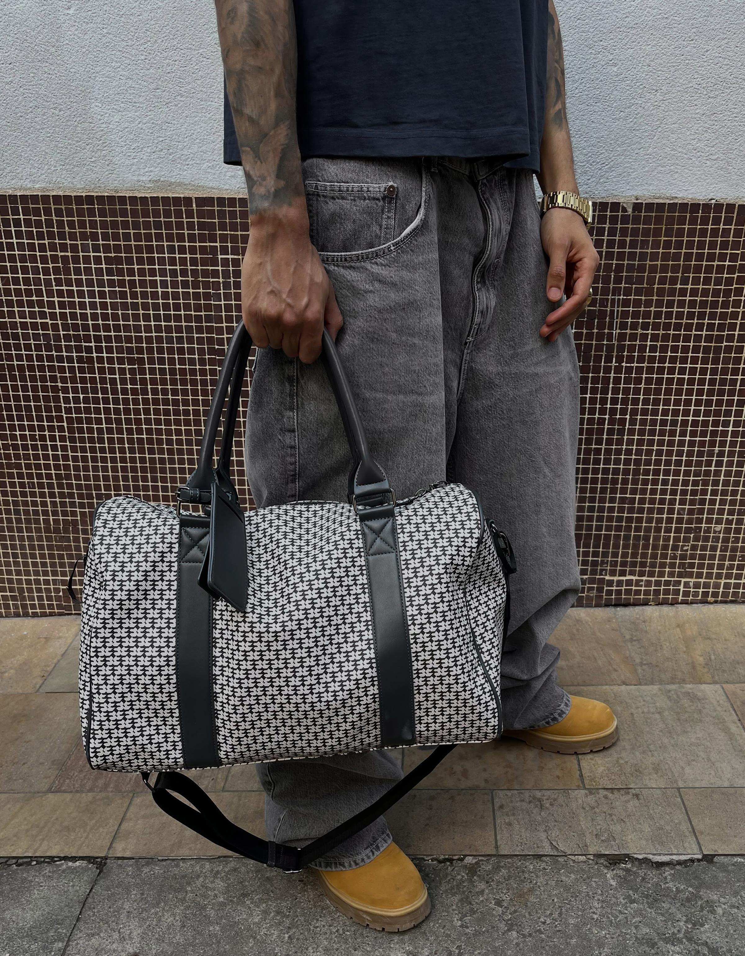 Bershka Monogram seyahat çantası görsel 8