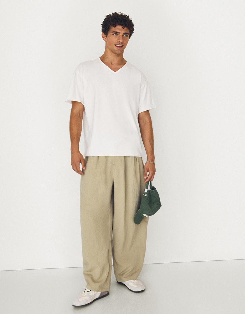 Short sleeve V-neck T-shirt-White