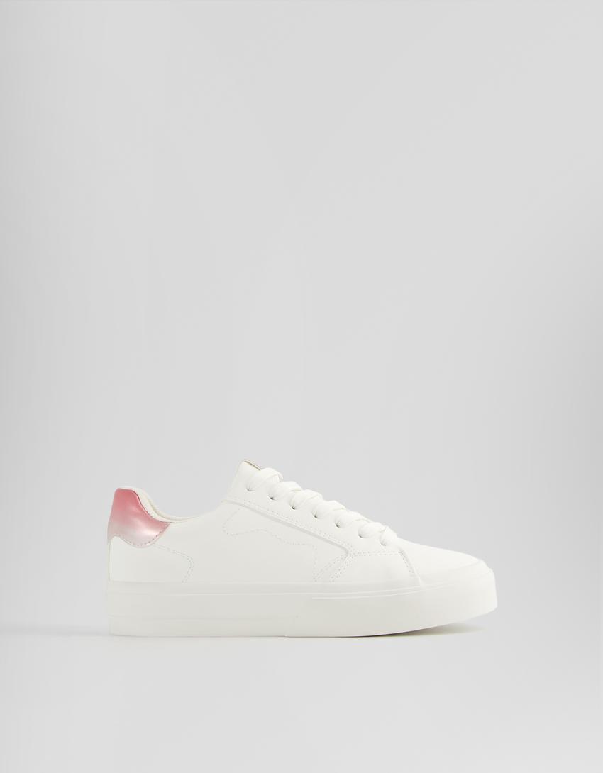 حذاء رياضي بنعل سميك وتفاصيل ممعدنة-أبيض