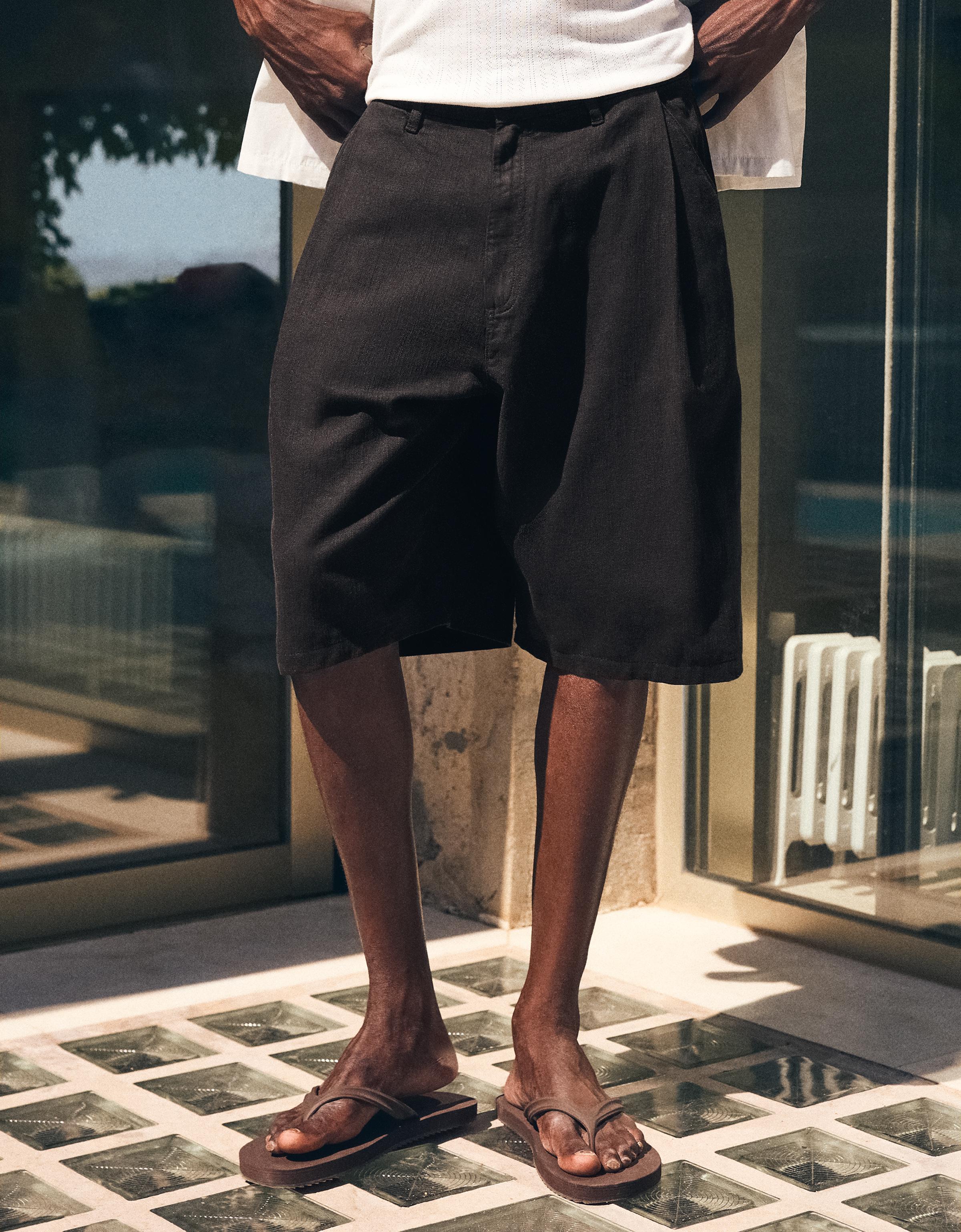 Super baggy linen Bermuda shorts — Black