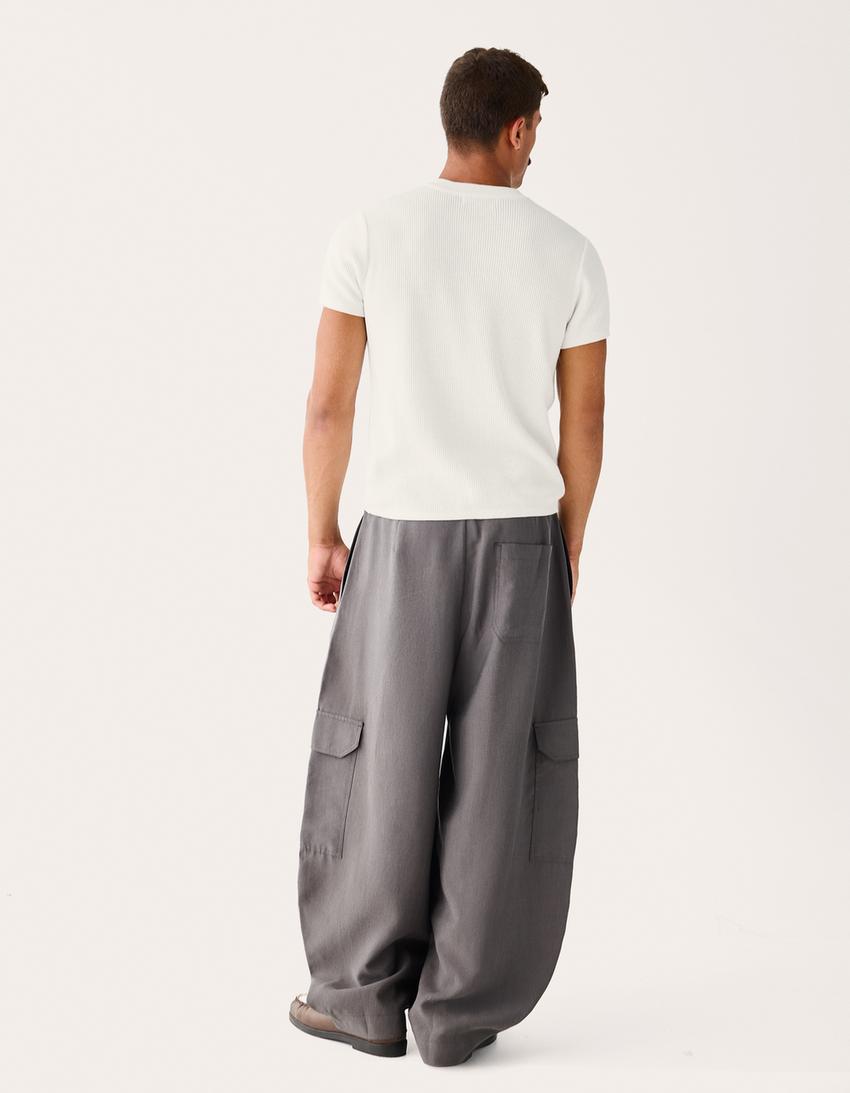 تيشرت بأكمام قصيرة بطبعة خبز-أبيض