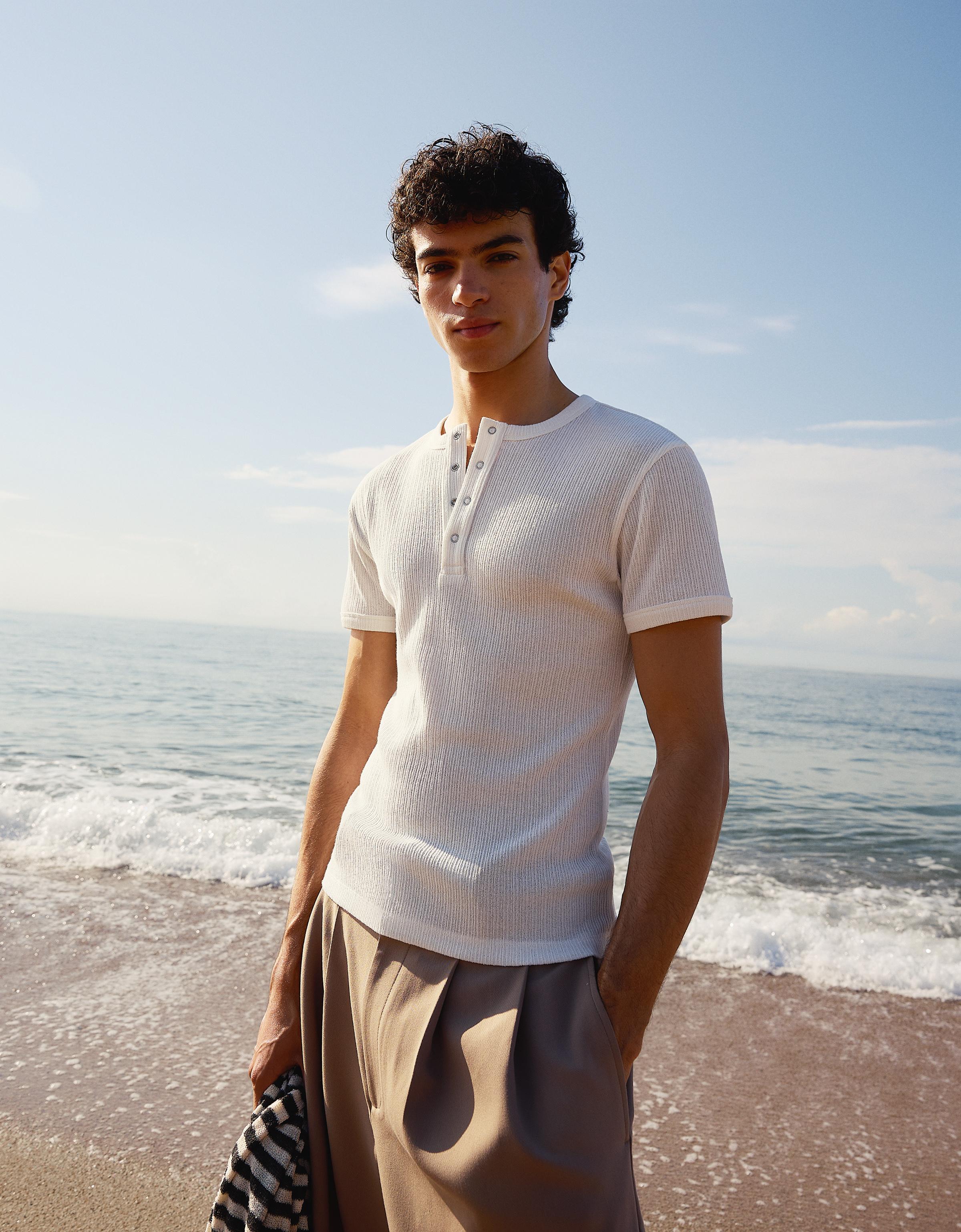 Bershka Camiseta Cuello Panadero Textura Hombre Blanco