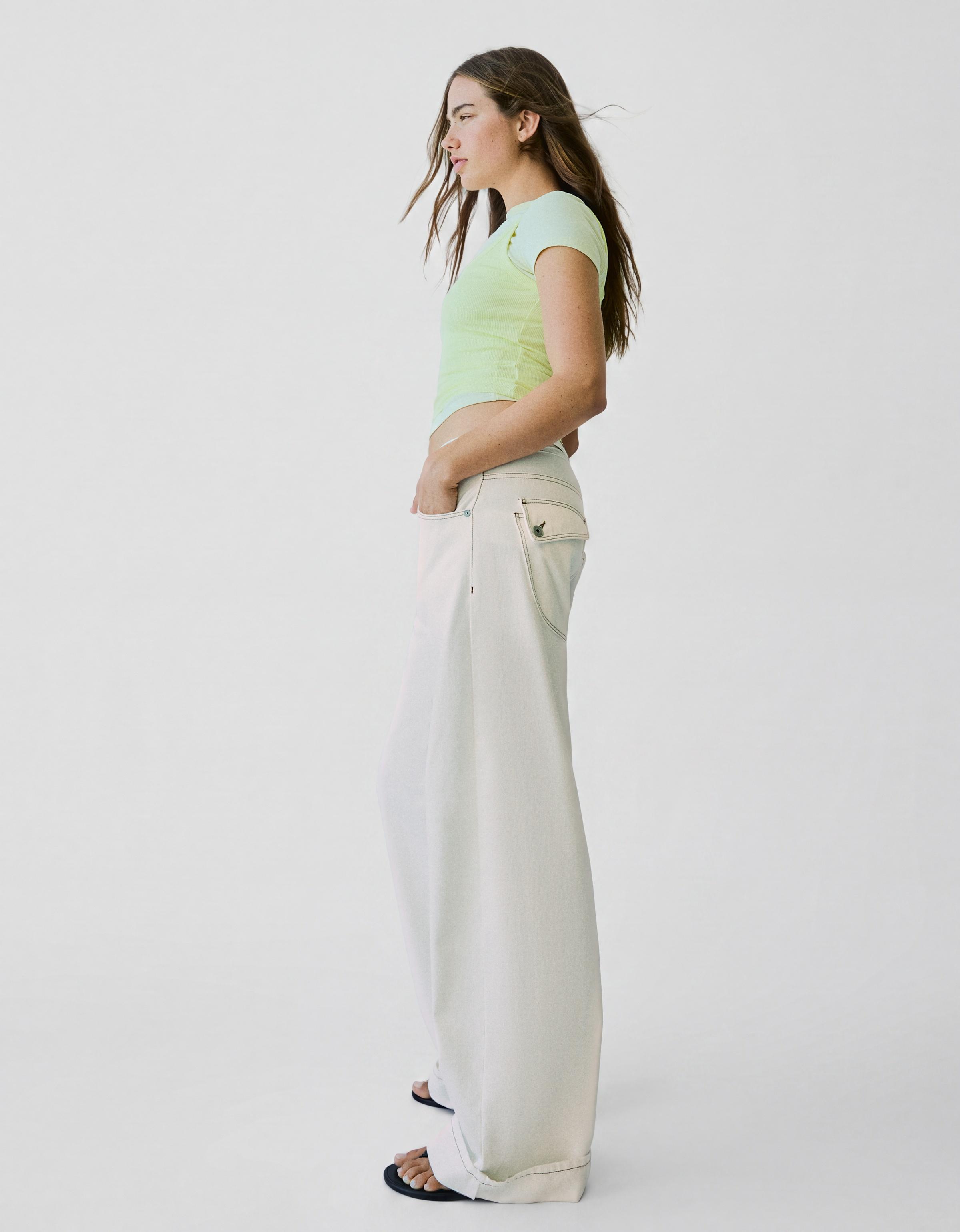 Ripped balloon fit jeans with back buckle — Cream