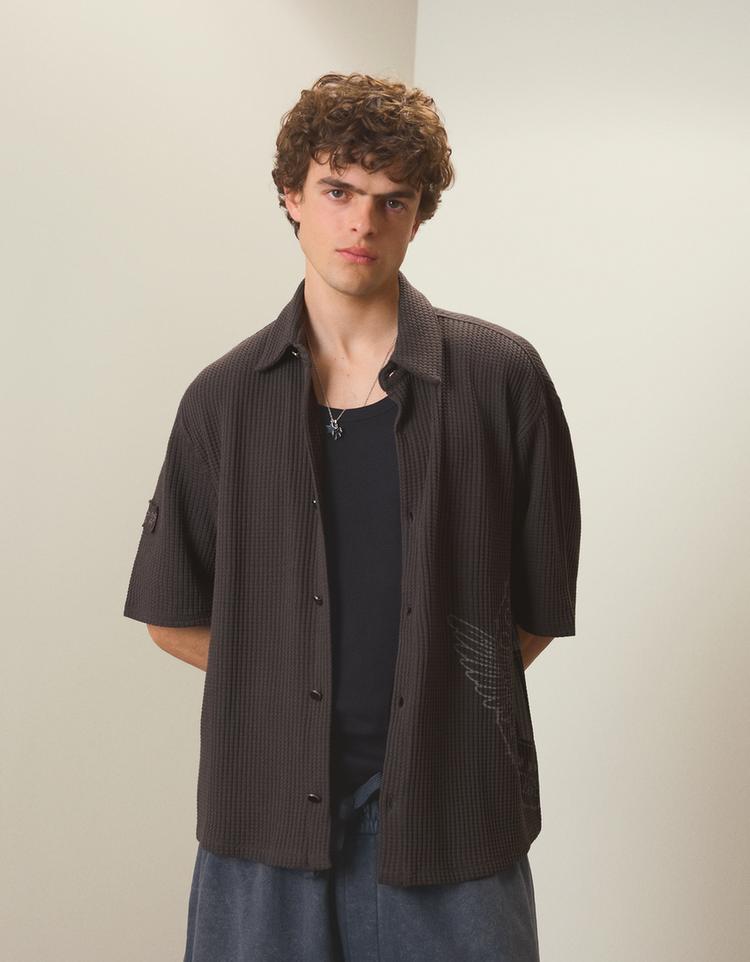 Relaxed fit gofre kumaş gömlek