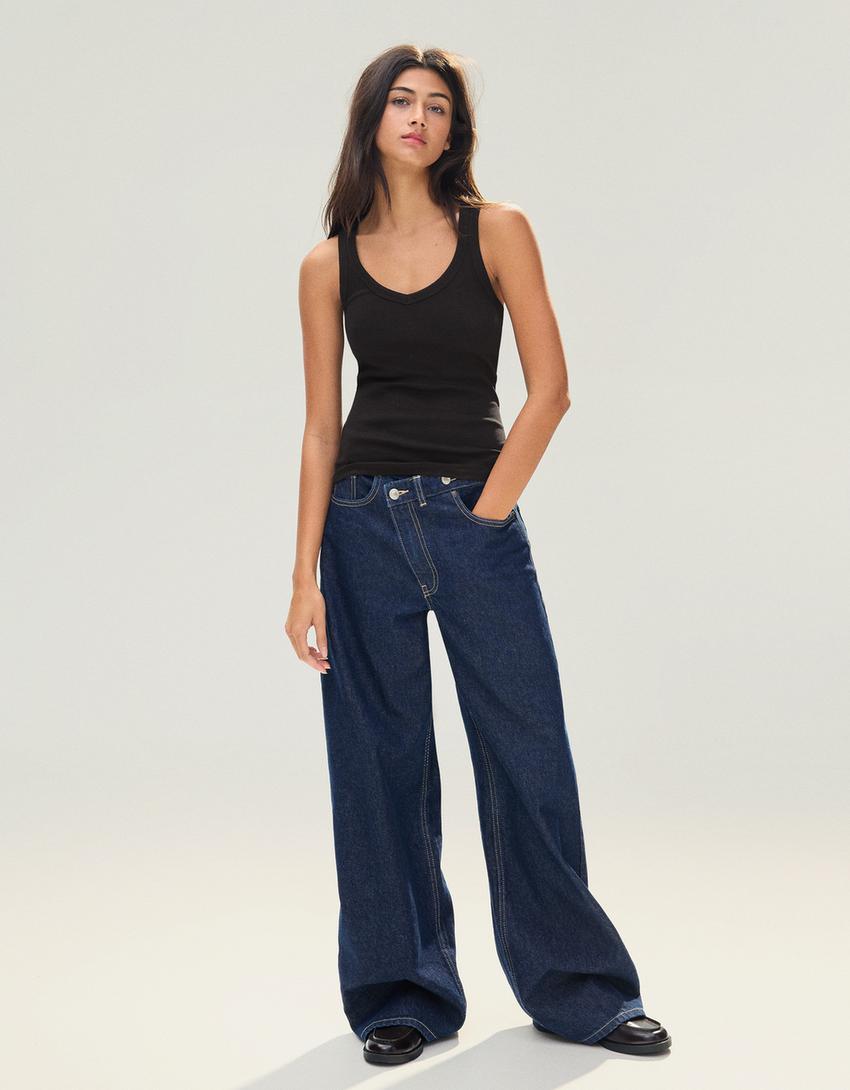 Camiseta tirantes cuello pico-Negro