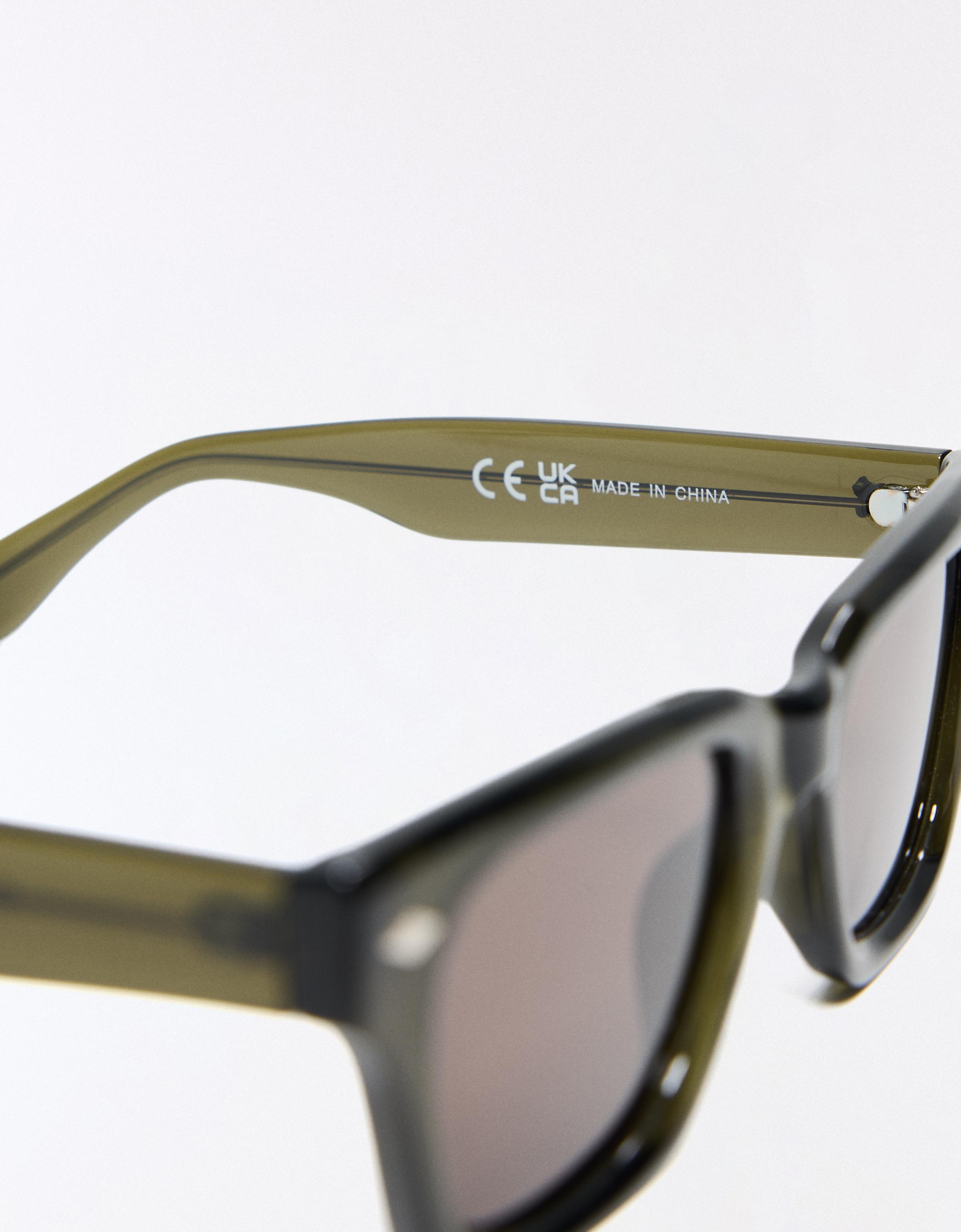 Polarised sunglasses — Black