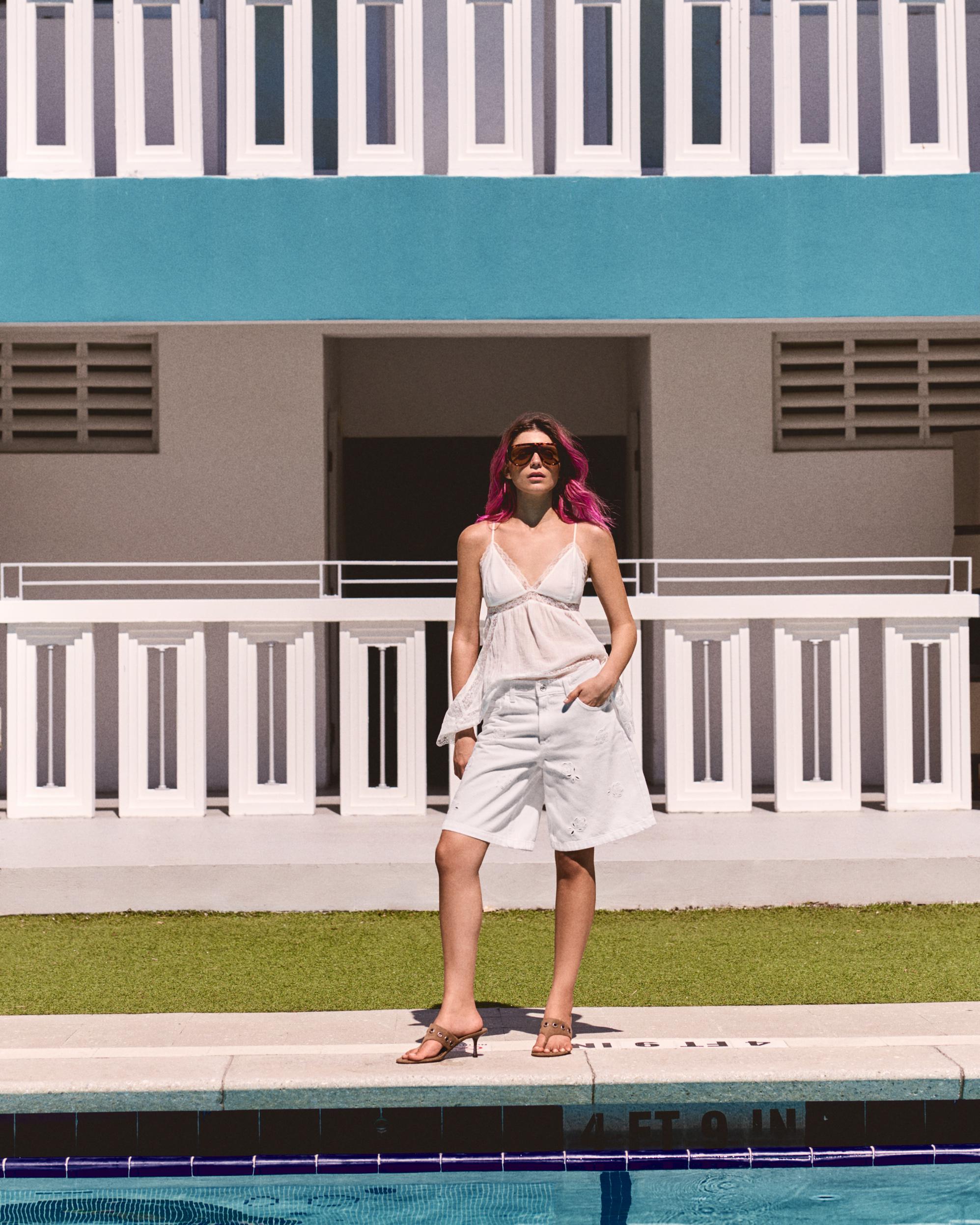 Embroidered baggy denim Bermuda shorts — Cream