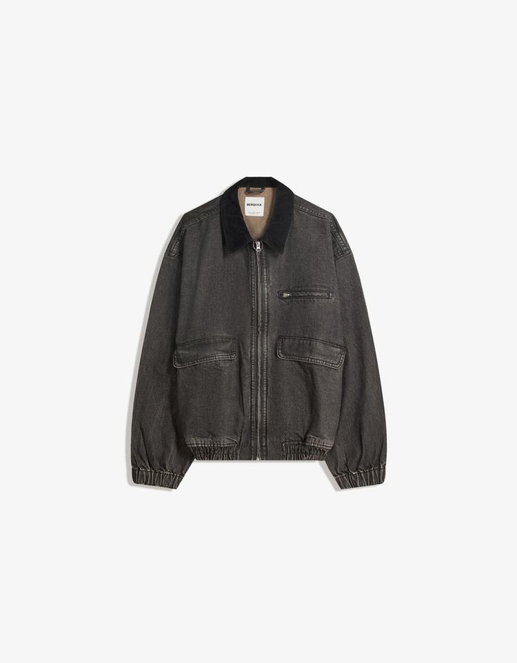 Denim jacket with pockets