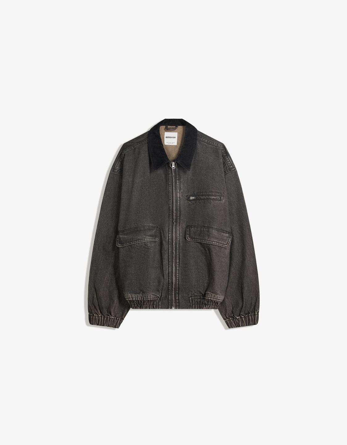 Denim jacket with pockets