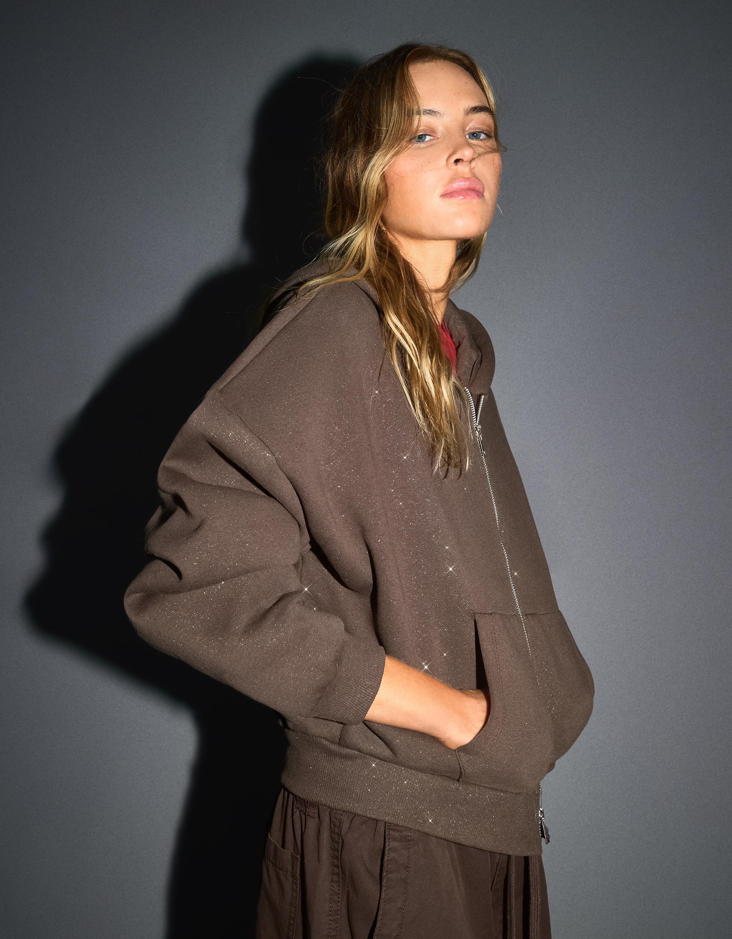 Rhinestone hoodie — Brown