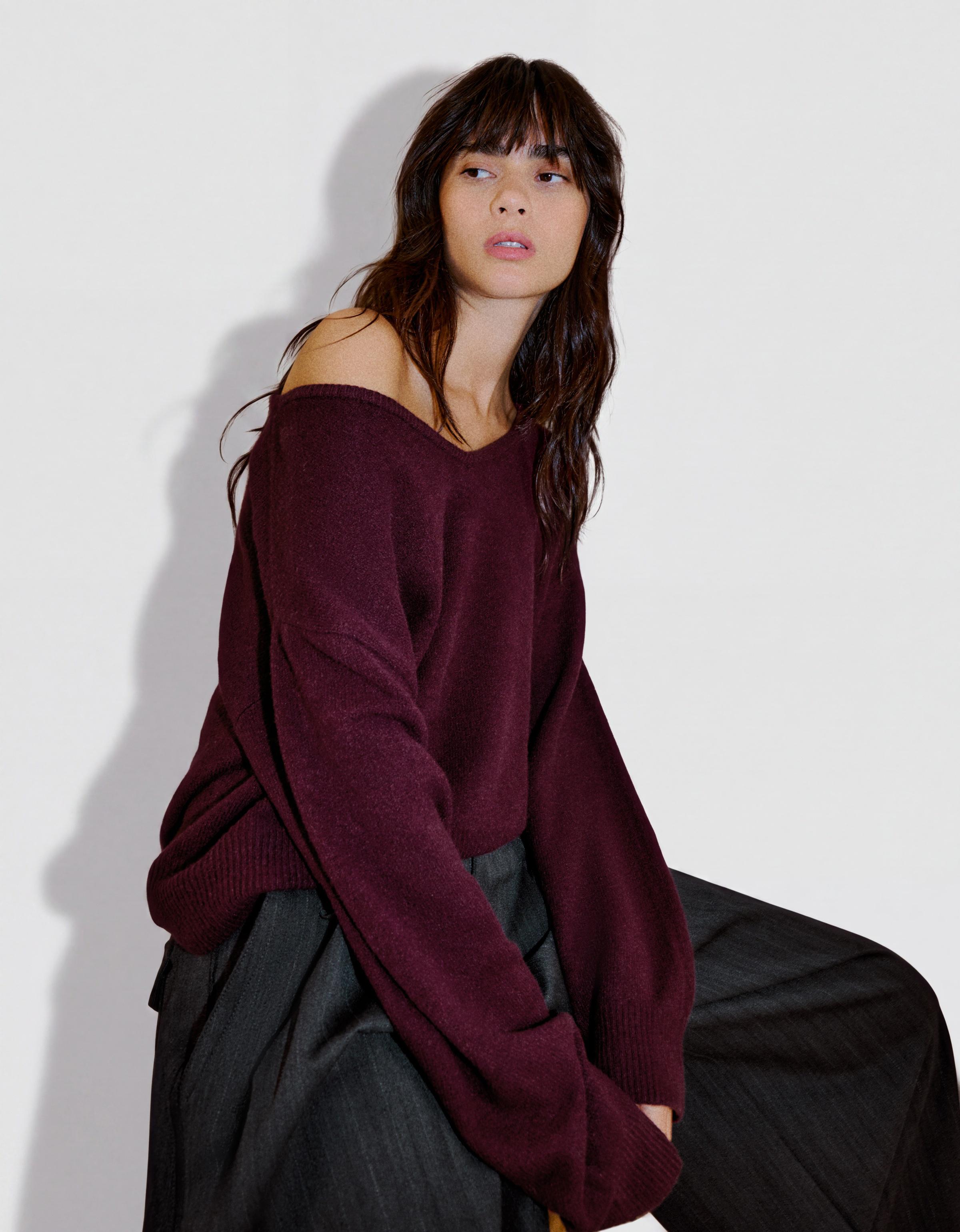 Oversize V-neck soft touch sweater — Burgundy