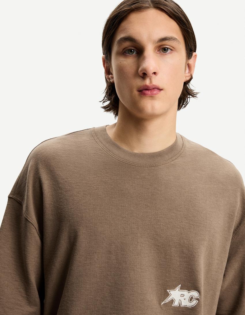 Textured short sleeve boxy fit T-shirt with embroidery-Brown