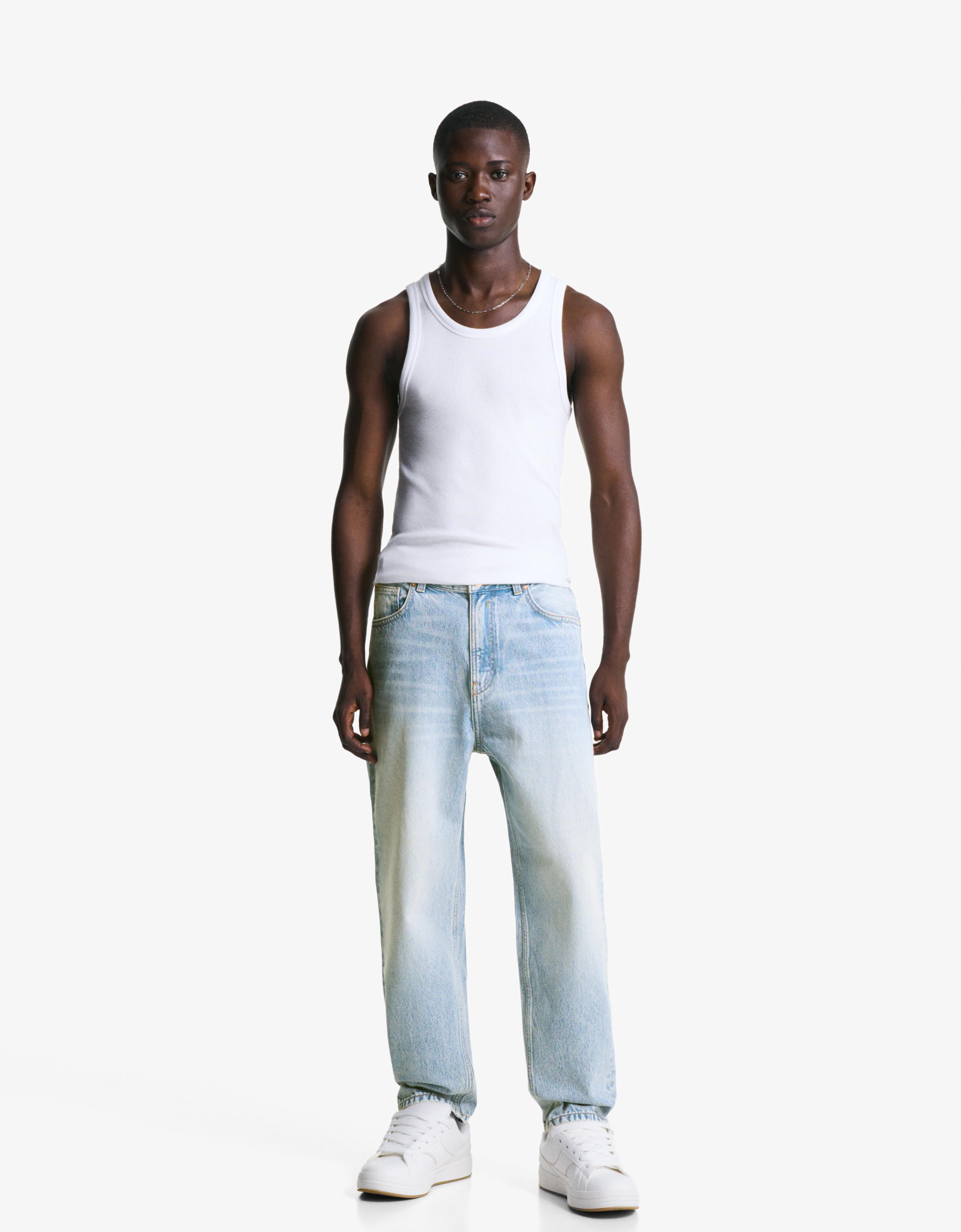 Bershka Jeans Mit Lockerer Tapered-Passform Herren 44 Ausgewaschenes Blau