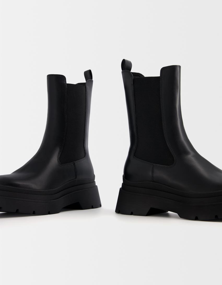 Flat elastic ankle boots with track sole - Women | Bershka