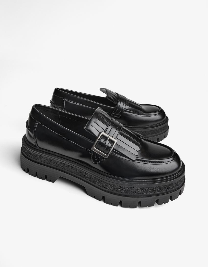 Mocassim sola grossa fivela-Preto