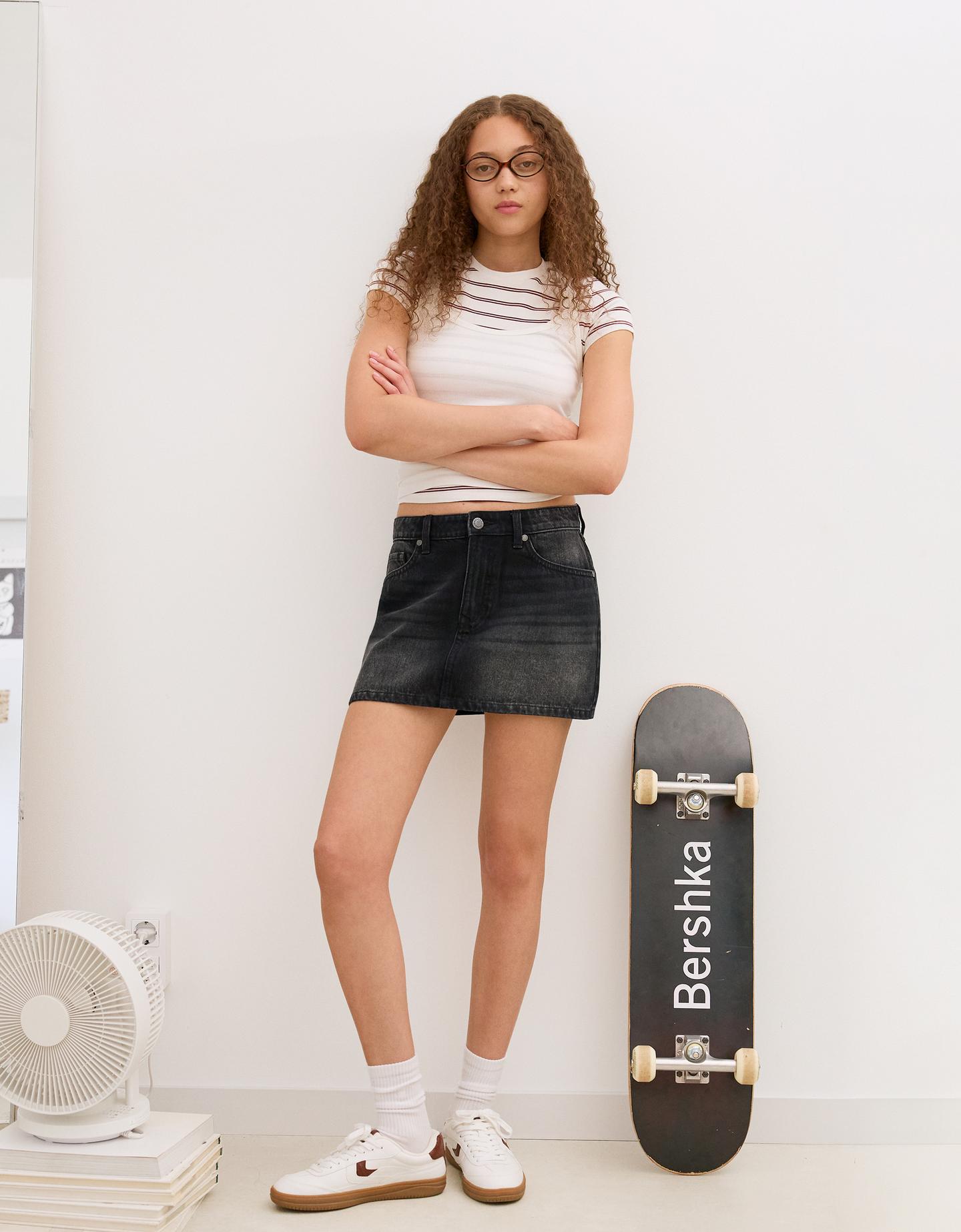 Bershka denimowa spódnica mini czarny