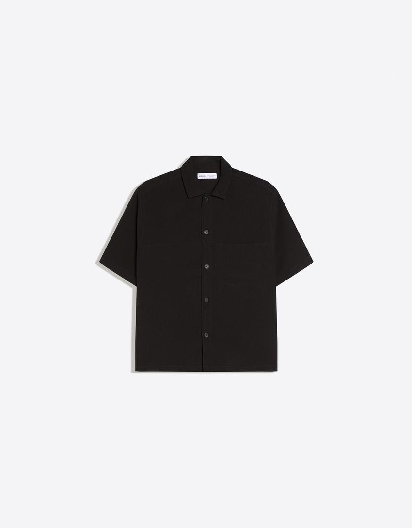 Košulja četvrtastog boxy fit kroja tailored fit sa kratkim rukavima-Crna