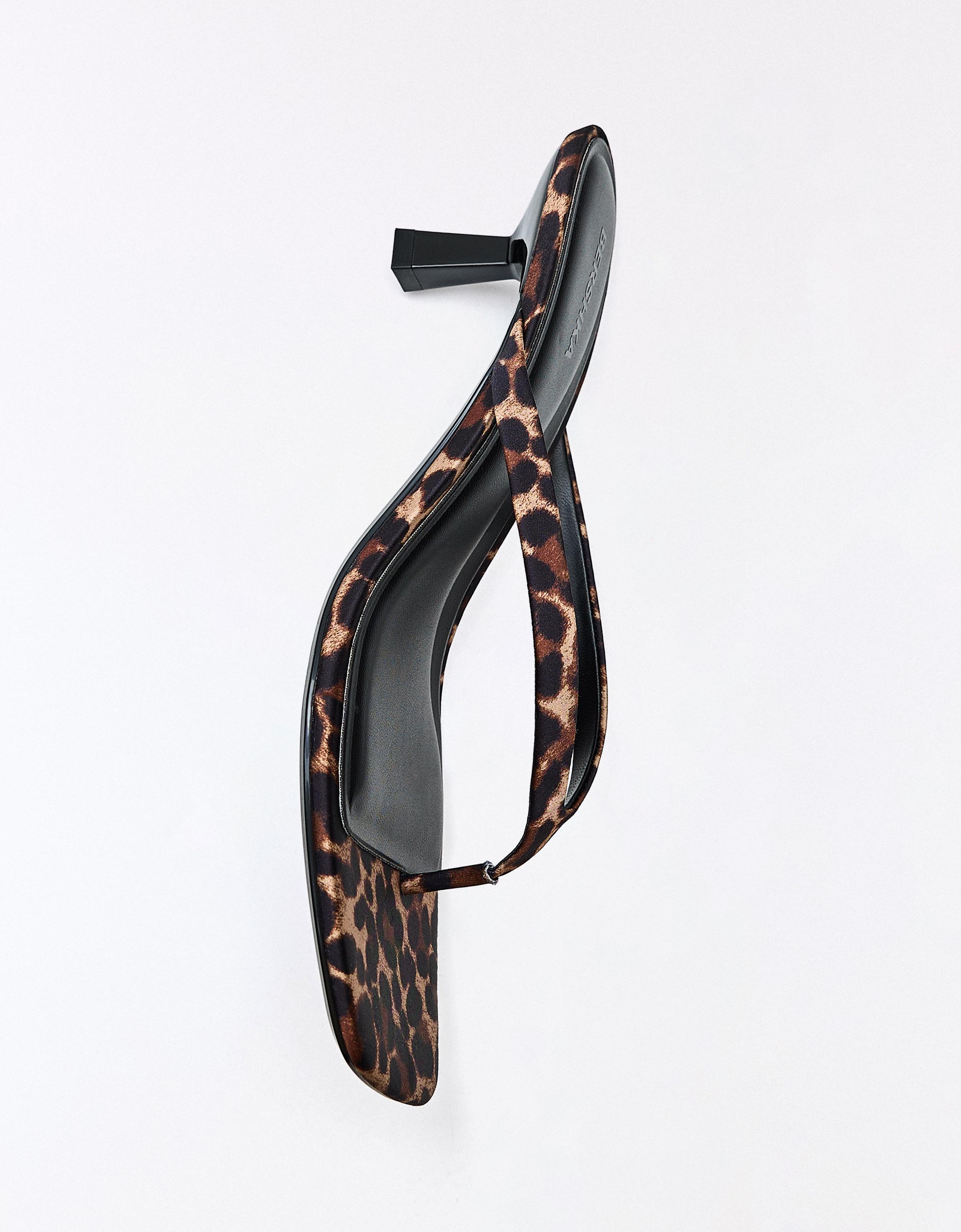 Thong heeled sandals — ANIMAL PRINT