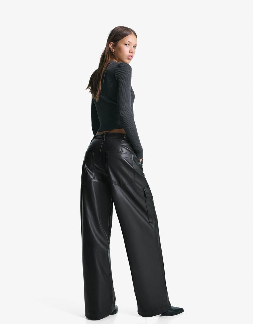 Pantalón cargo efecto piel-Negro-1