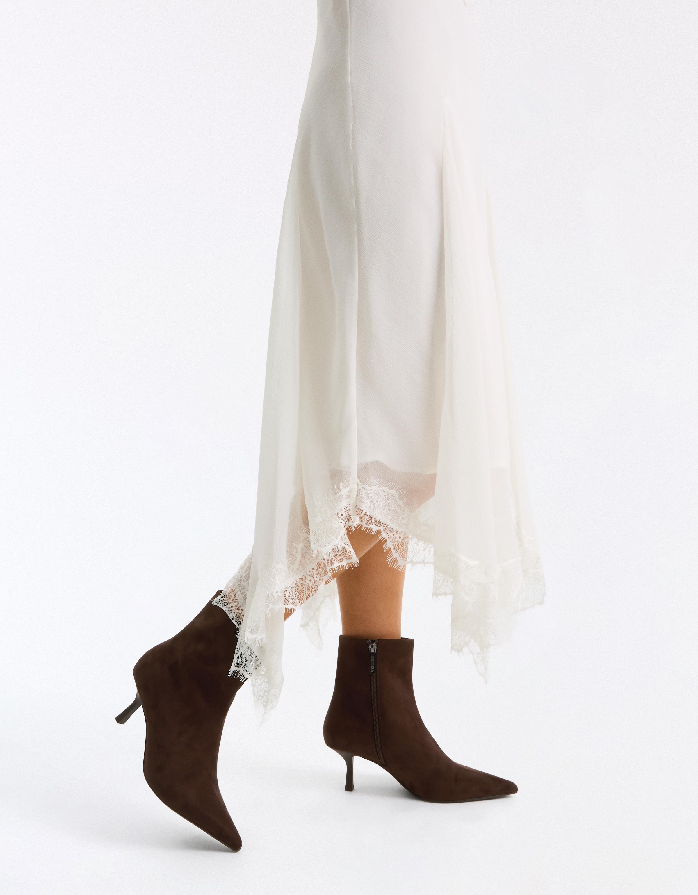 Kitten heel ankle boots — Brown