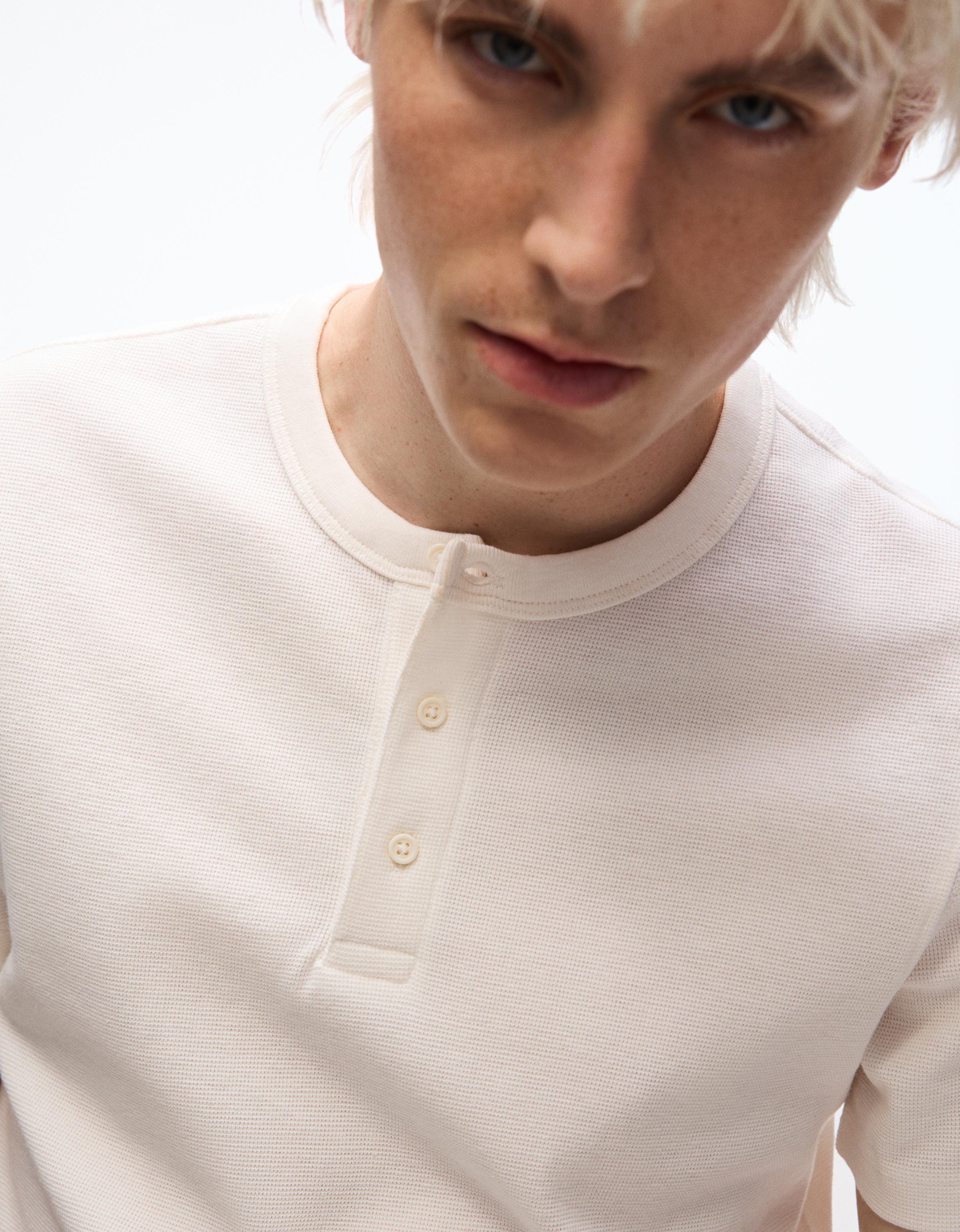 Kısa kollu gofre ekmekçi tişört - Görsel 36