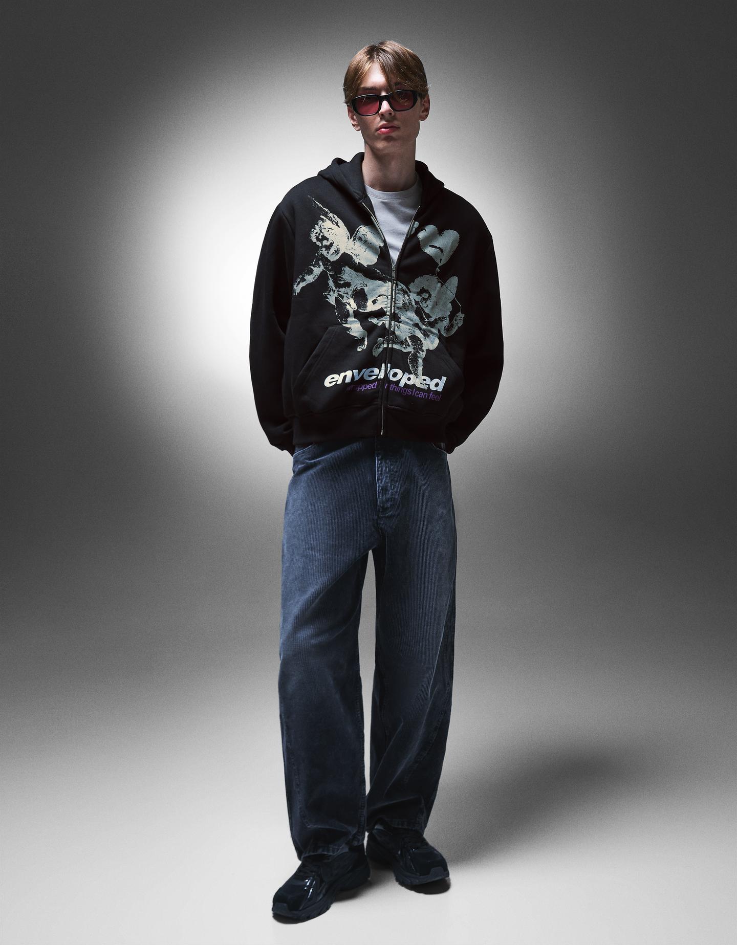 Bershka bluza z kapturem, suwakiem i nadrukiem czarny