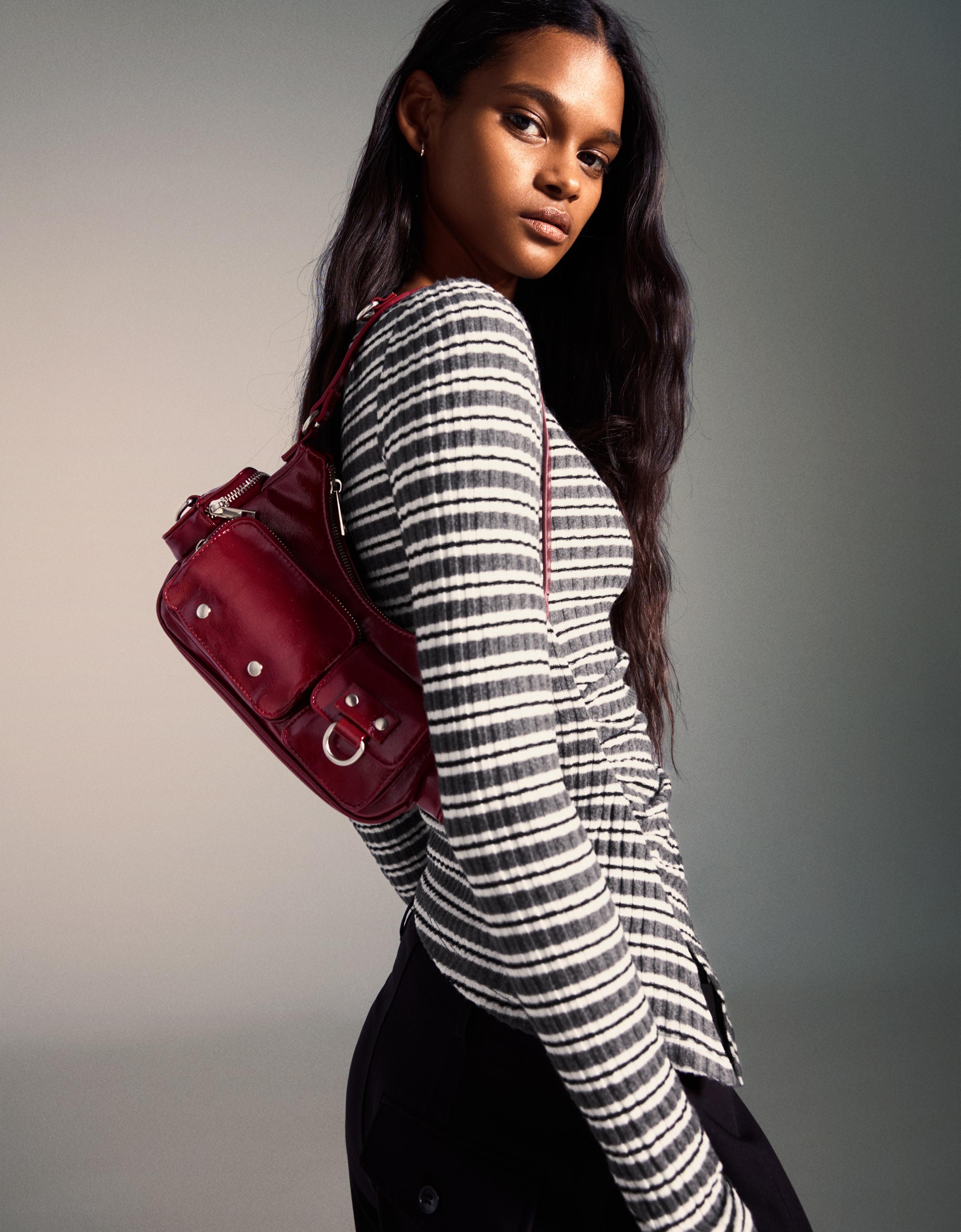 Thumbnail - Bershka Multitaschen-Schultertasche Damen Rot