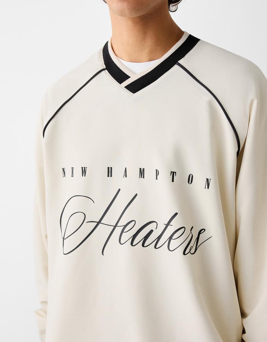 سويت شيرت بطبعة-أبيض مطفي-5