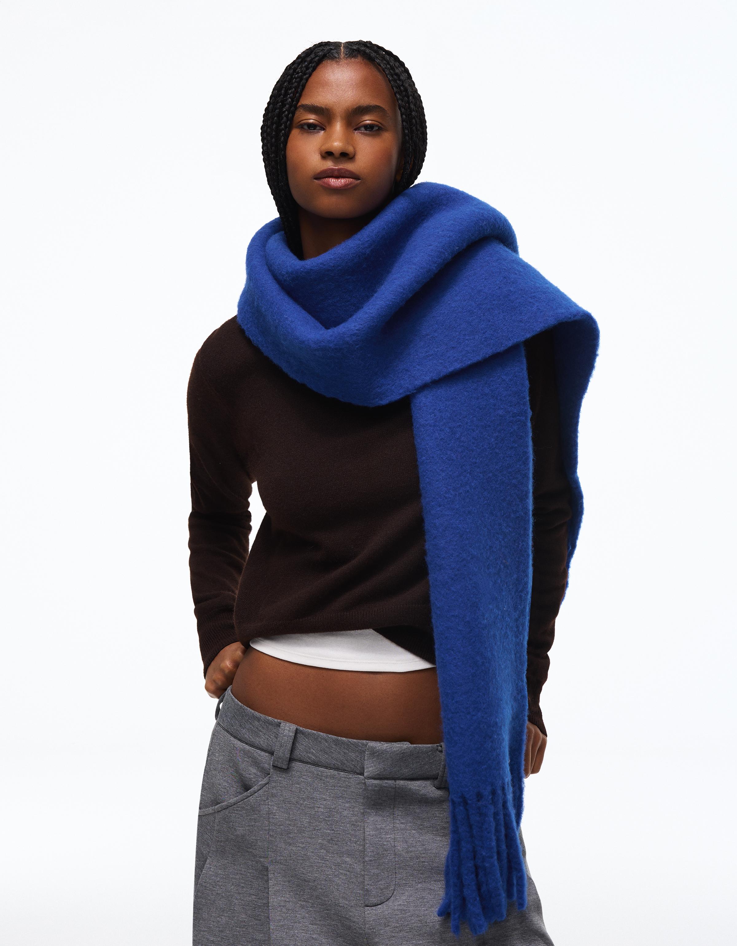 Chunky fringed scarf — Electric blue