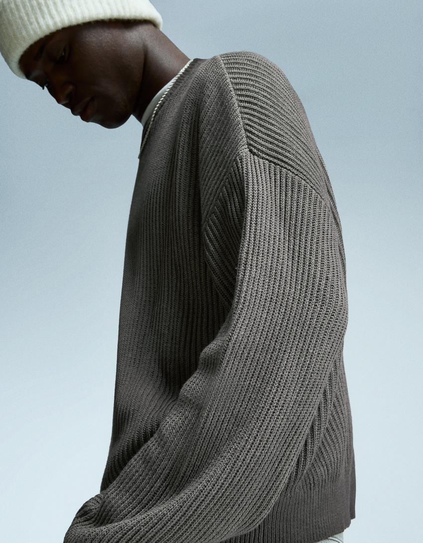 Boxy fit sweater-Black