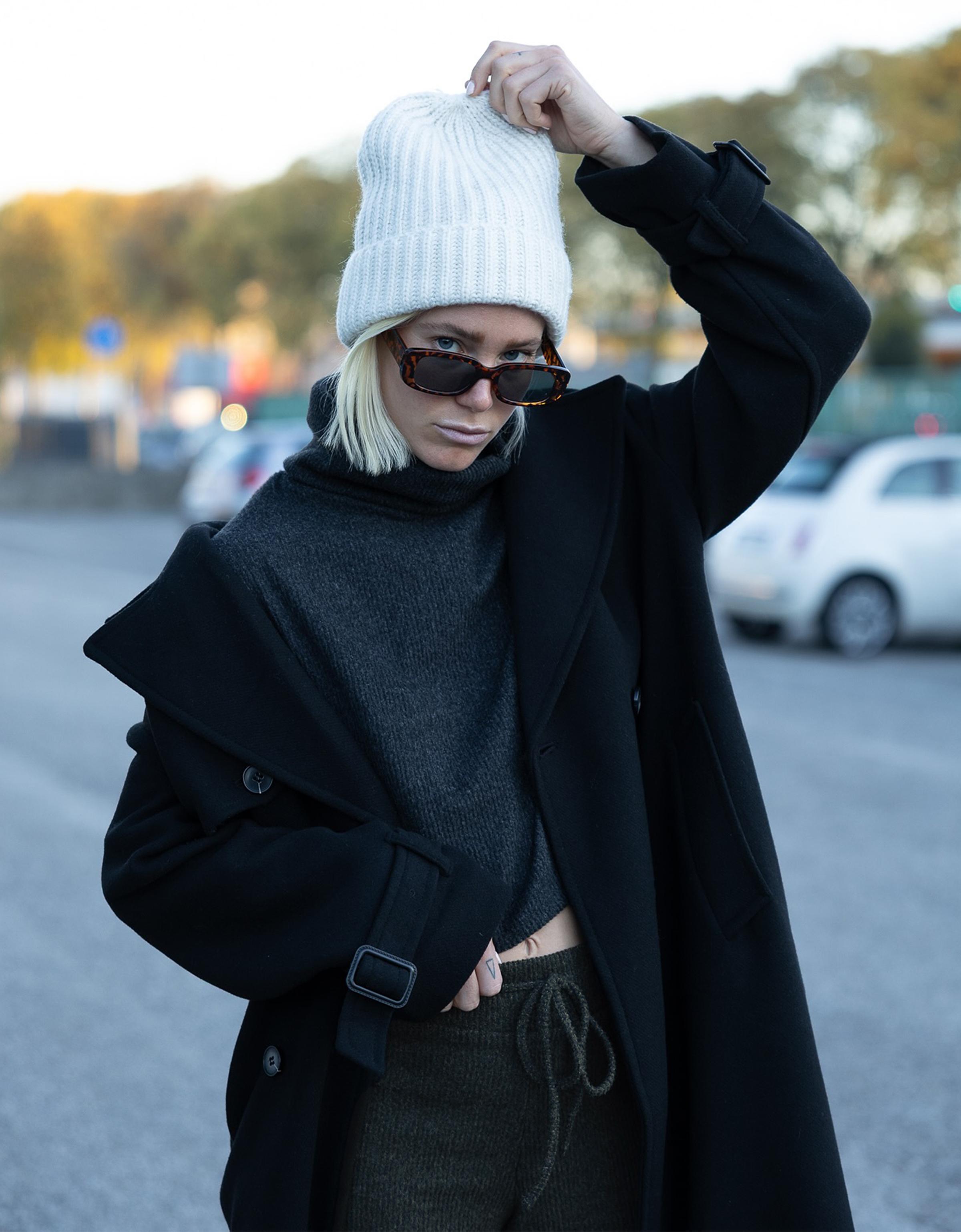 Turn-up knit beanie — Cream