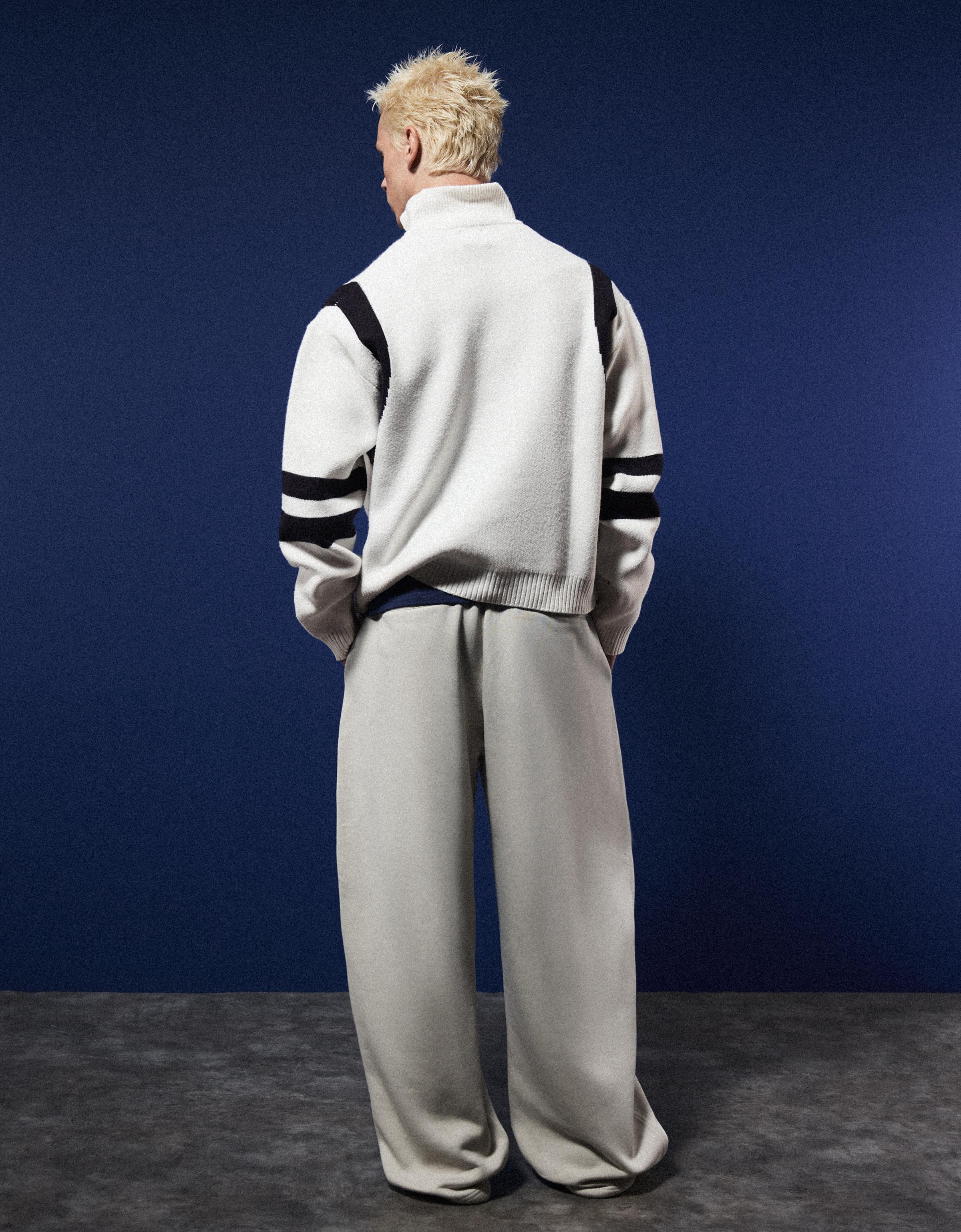 Bershka Grafik desenli yarım fermuarlı kazak görsel 6