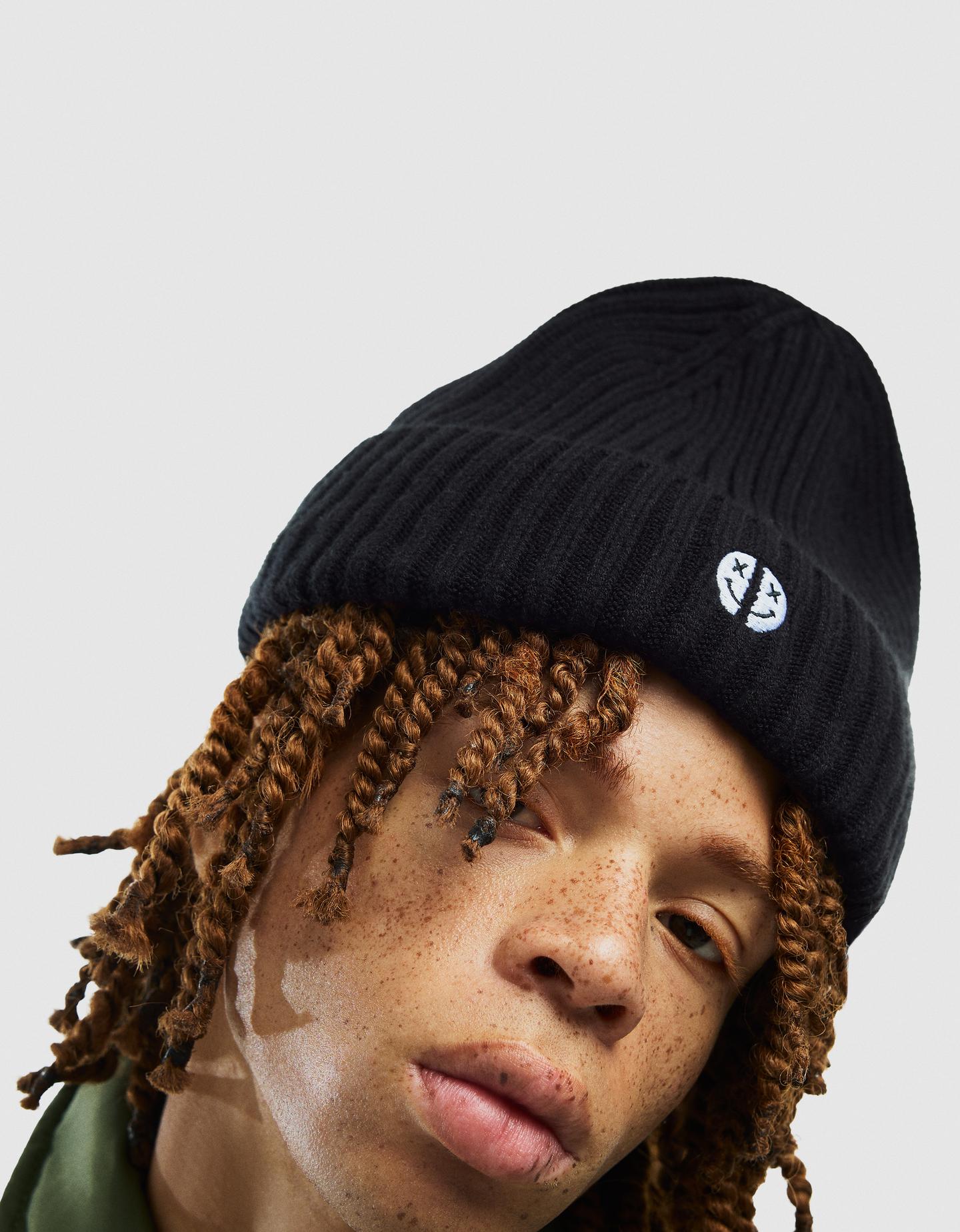 Bershka czapka beanie z haftem czarny