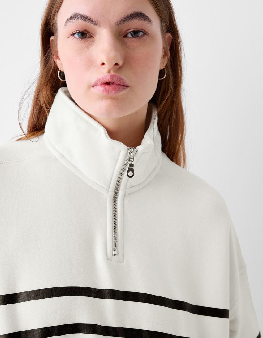 سويت شيرت بطبعة وسحاب-أبيض / أسود-2