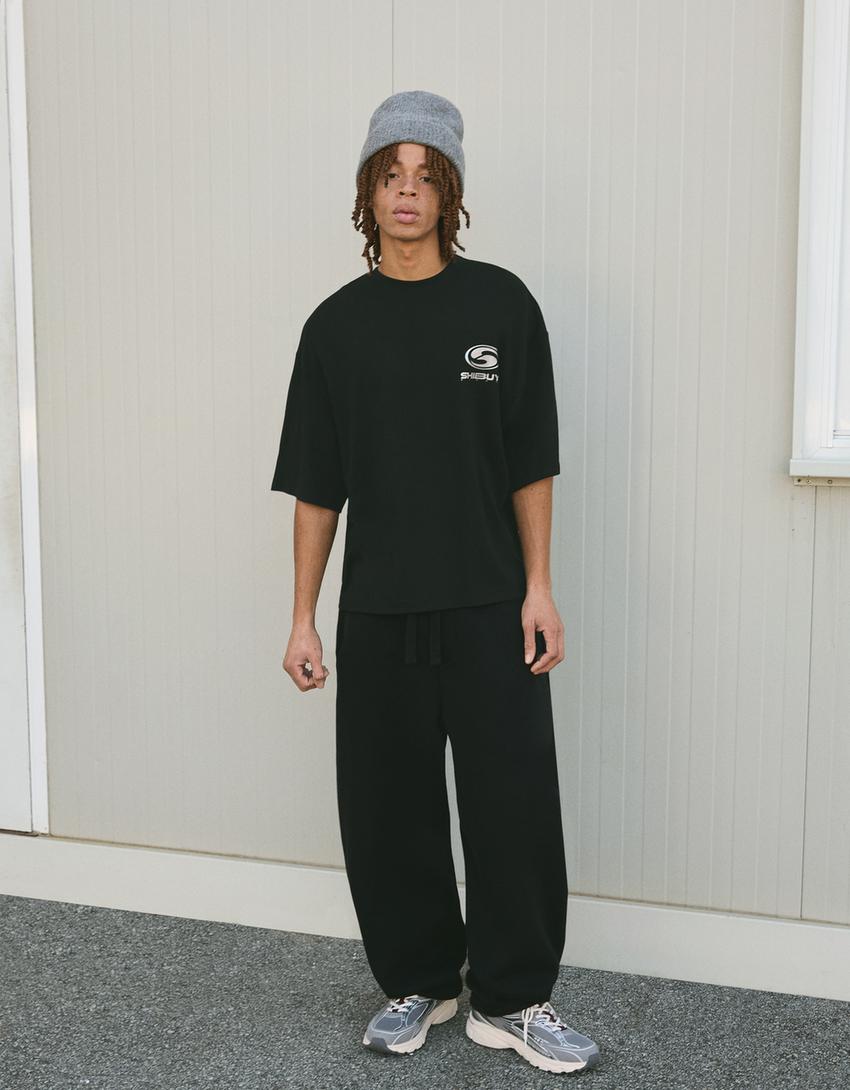 Mustriline lühikeste varrukatega T-särk, boxy-fit-Must