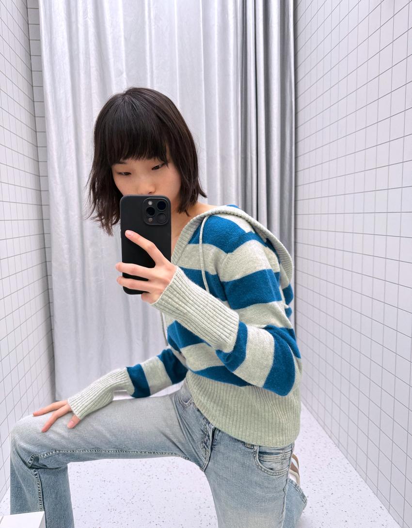 Bluza z kapturem i nadrukiem-Niebieski