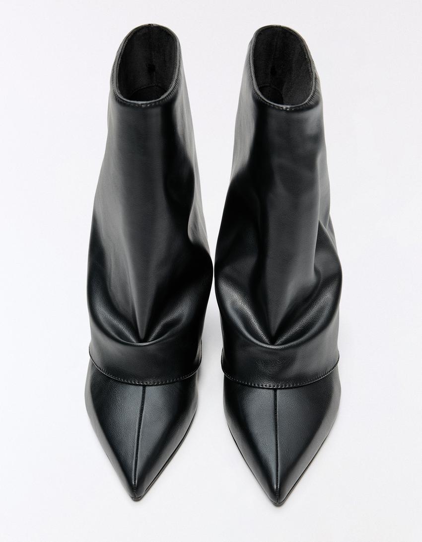 Trouser-Stiefelette mit Absatz-Schwarz