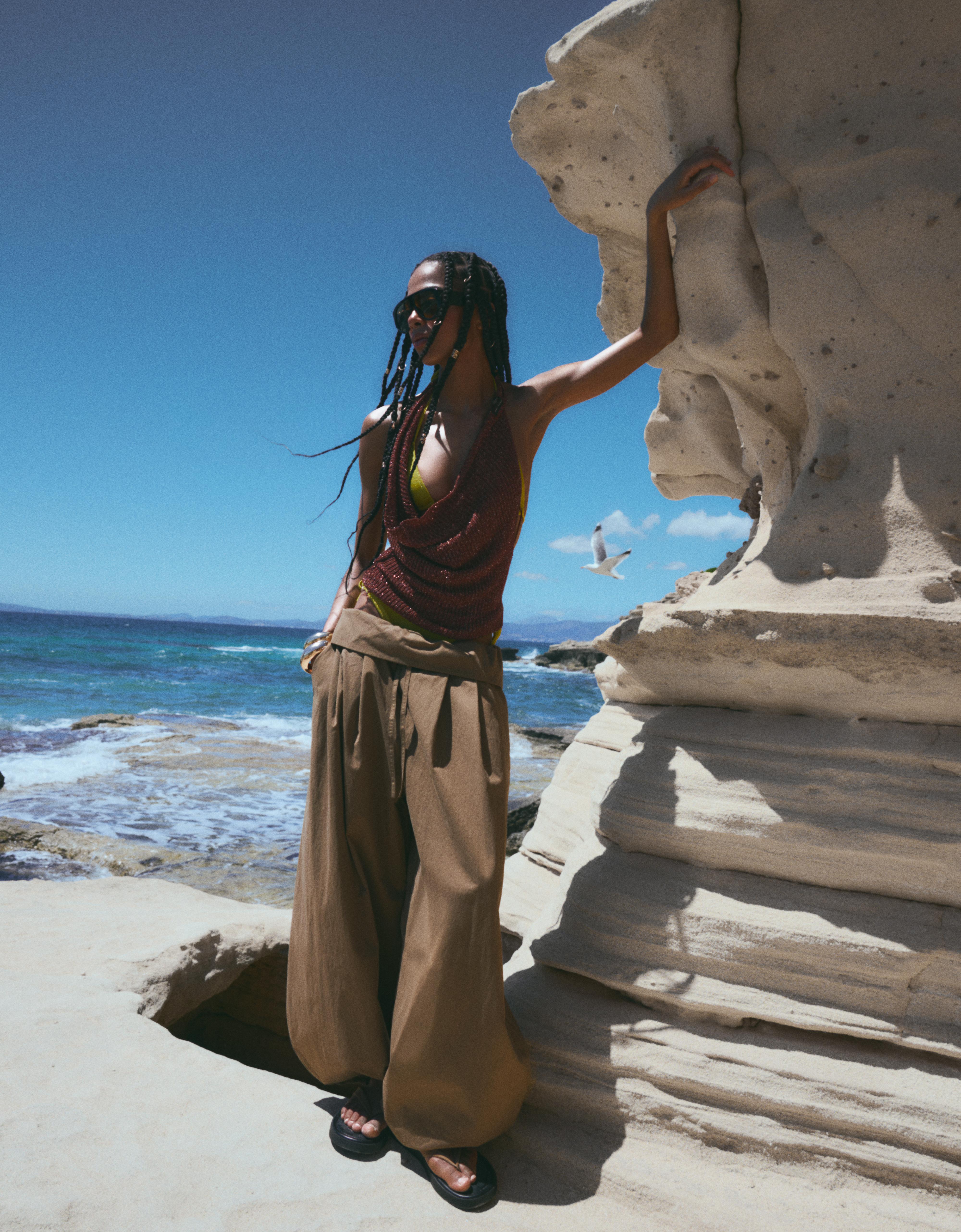 Draped halter top with metallic thread — Brown