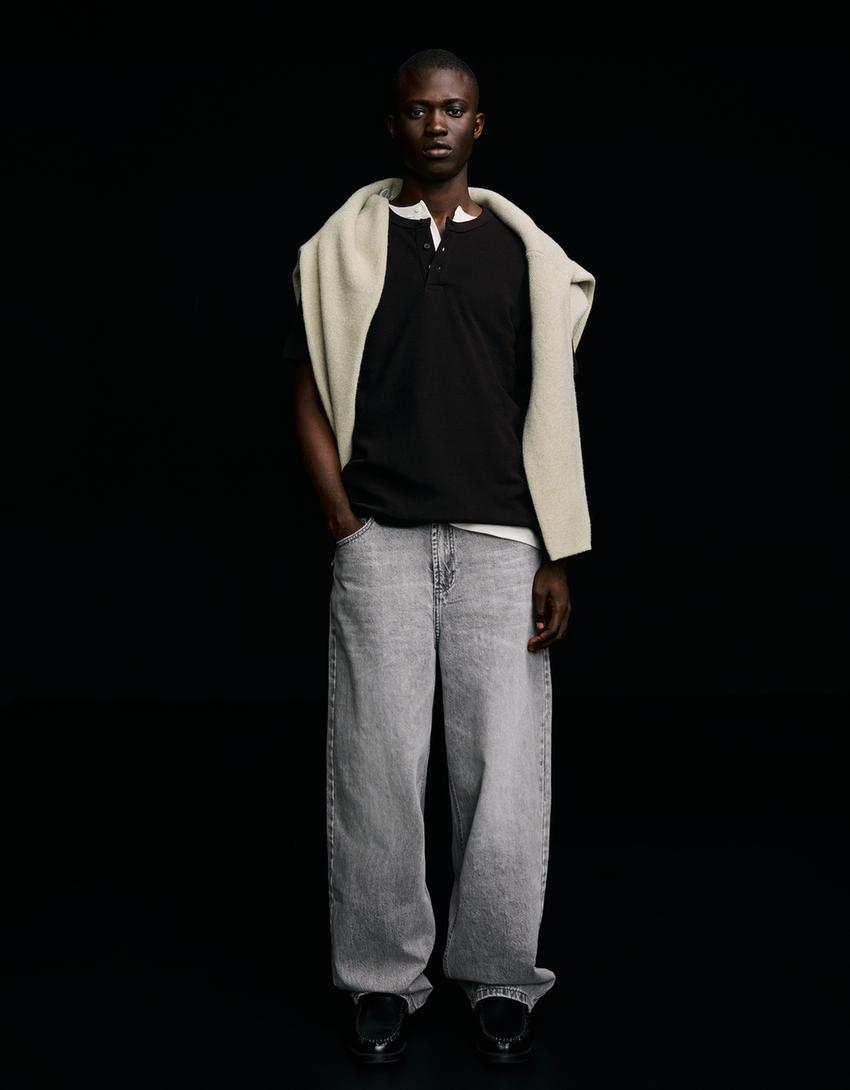 Short sleeve waffle baker T-shirt-Black